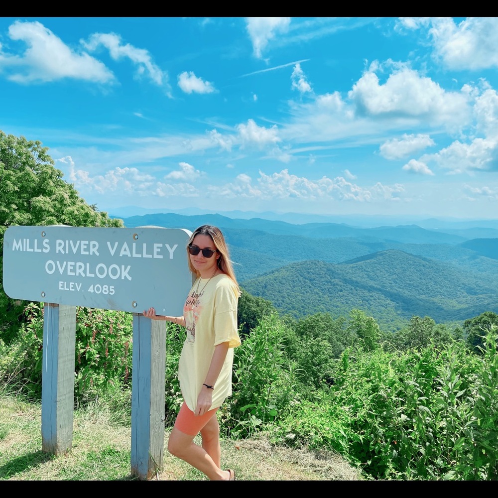 Meet your Posher, Kelly